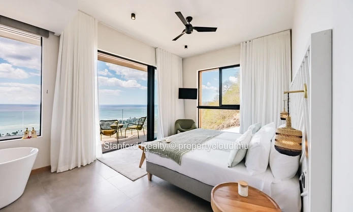 Luxury Villa with Infinity Pool for Sale - 4 Bedrooms, Tamarin