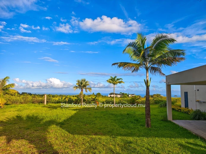 Luxury Modern Villa for Rent - 4 Bedrooms, Avalon, South
