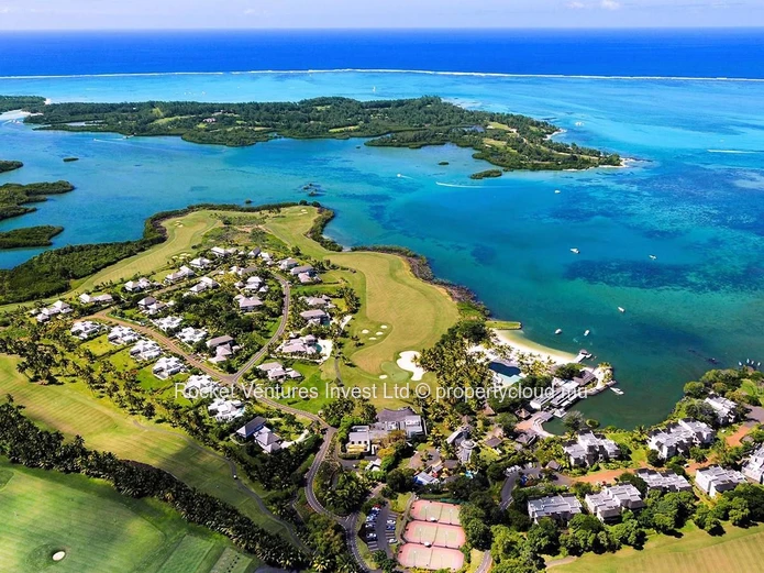 Villa 2 bedrooms under Four Seasons Hotel management. East. Anahita. Super luxury settlement. 