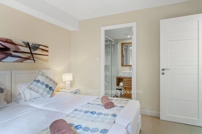 Charming 2-Bedroom Duplex, Trou aux Biches, North