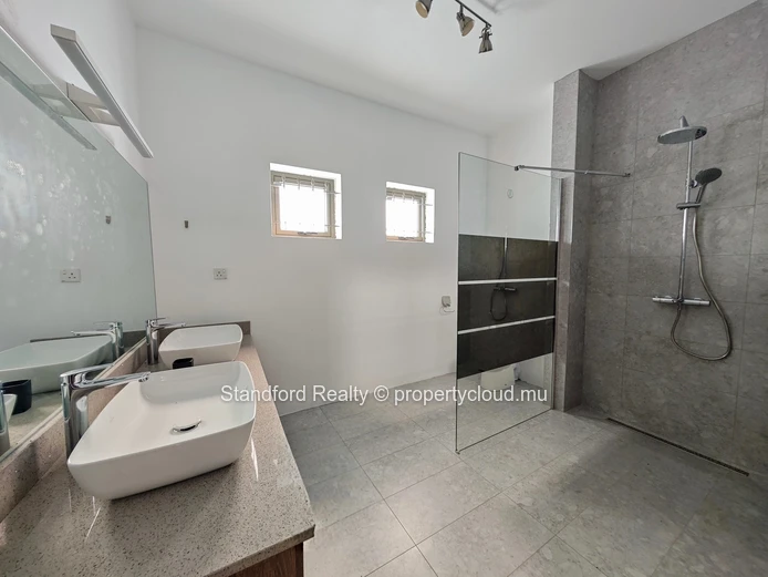 Brand-New 3-Bedroom Villa for Sale – Royal Park, Balaclava, North
