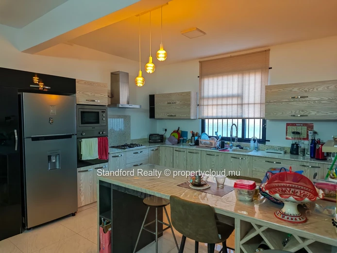 Apartment for Rent – 3 Bedrooms, Mont Choisy, North