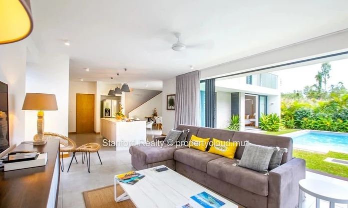 Exclusive Villa for Sale - 3 Bedrooms, Black River, West