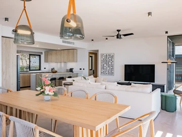 4 Bedroom Villa