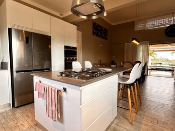 4 Bedroom Villa