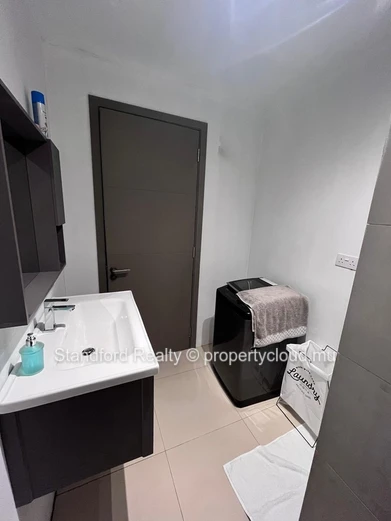 Beachfront 2-Bedroom Apartment - Le Bouchon Beach