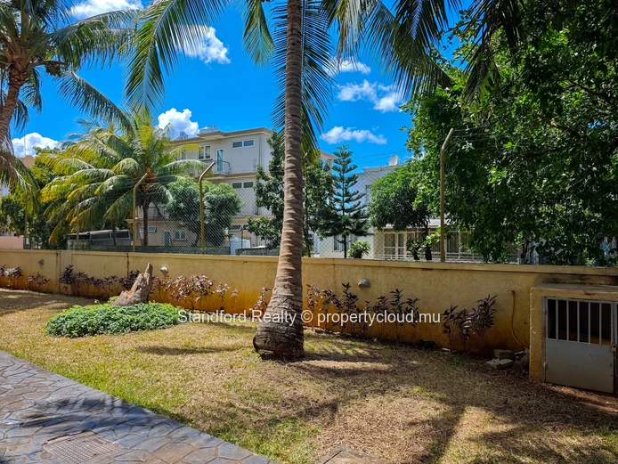 3-Bedroom Apartment for Rent – Walking Distance to the Beach
