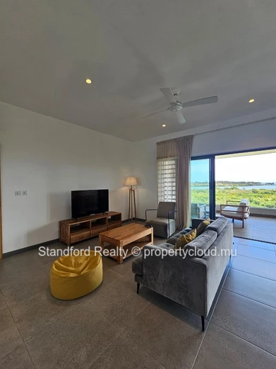 Beachfront Apartment with Sea View for Rent – 2 Bedrooms, North