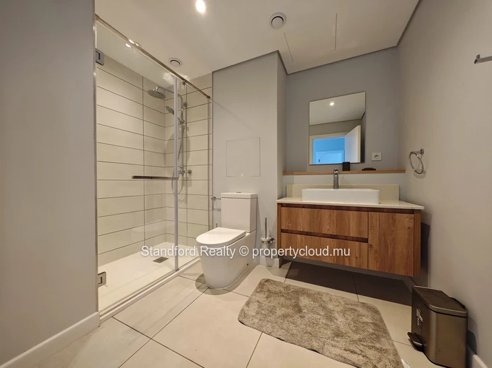 Modern 4-Bedroom Duplex for Rent – Flic en Flac, Cascavelle, West
