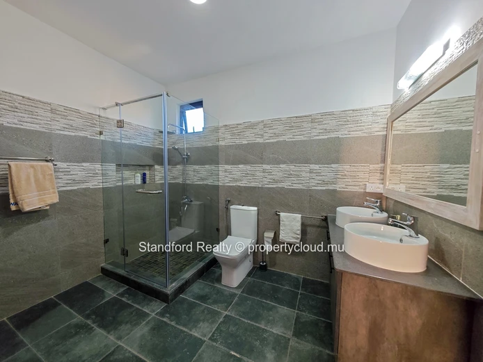Brand-New Modern Villa for Rent – 4 Bedrooms, Grand Baie, North