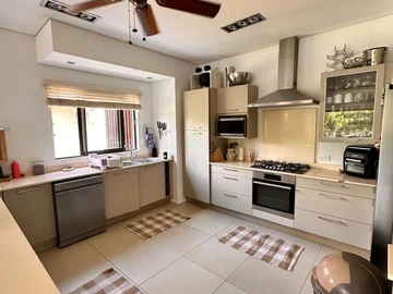 4 Bedroom Villa