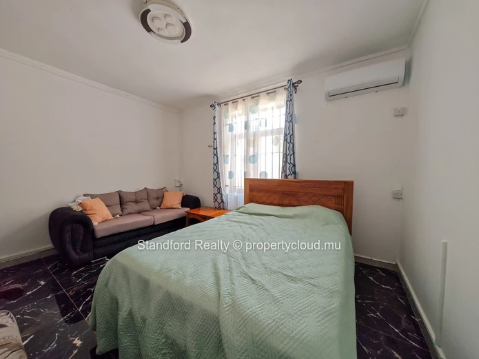 Modern Ground-Floor Apartment with Designer Kitchen – Mont Choisy