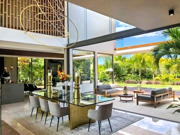 5 Bedroom Villa