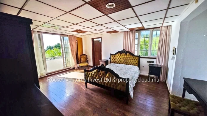 4-Bedroom Villa for Rent and Sale, Floréal – Centre