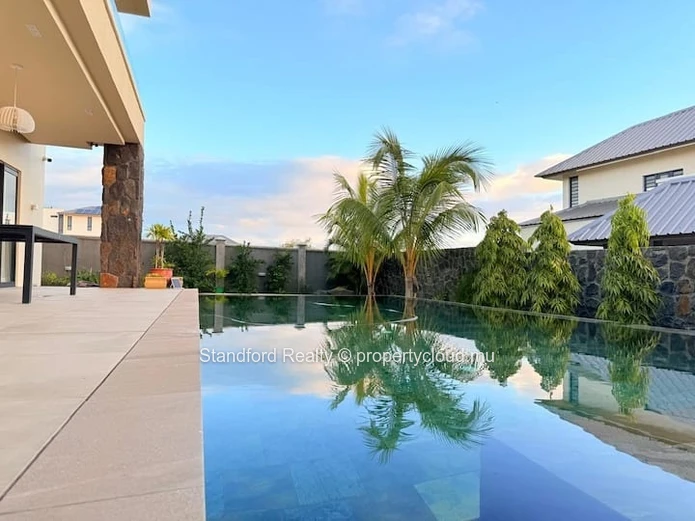 Sea-View Villa – 4 Bedrooms, Flic en Flac