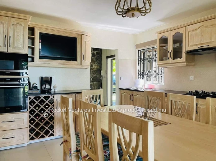 3-Bedroom Beachfront Villa – Calodyne