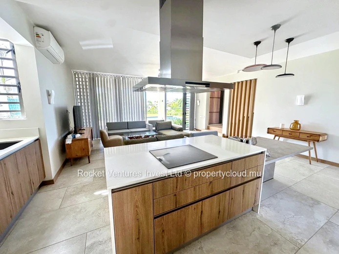 Luxury Seaside 4 Bedroom Villa in Azuri 